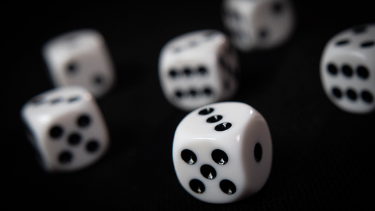 NON GIMMICKED DICE 6 PACK/WHITE by Tony Anverdi - Trick alternate view - Wizard Magic Shop