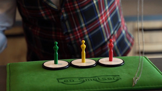 Double Down (Gimmicks and Online Instructions) by Leo Smetsers - Trick alternate view - Wizard Magic Shop