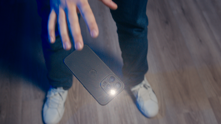 Leviosa Phone by João Miranda and Julio Montoro