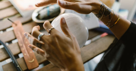 How Do Magicians Read Minds? The Real Secrets Revealed