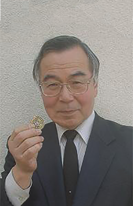 Joe Rindfleisch's Legend Bands: Shigeo Futagawa Bubble Gum Bands - Trick