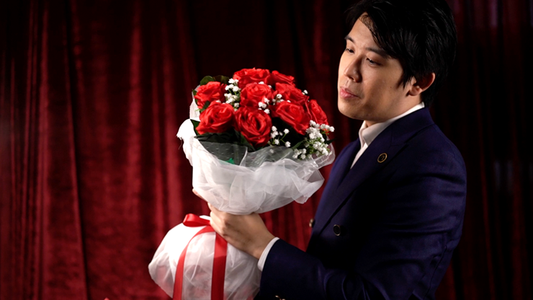 The Bouquet (Red) by Bond Lee & MS Magic alternate view - Wizard Magic Shop