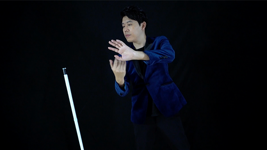 Dancing Vanishing Cane V2 / WHITE (D.V.C.) by Magiclism - Wizard Magic Shop